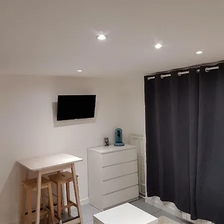 Meublés Saint Marc Apartamento *